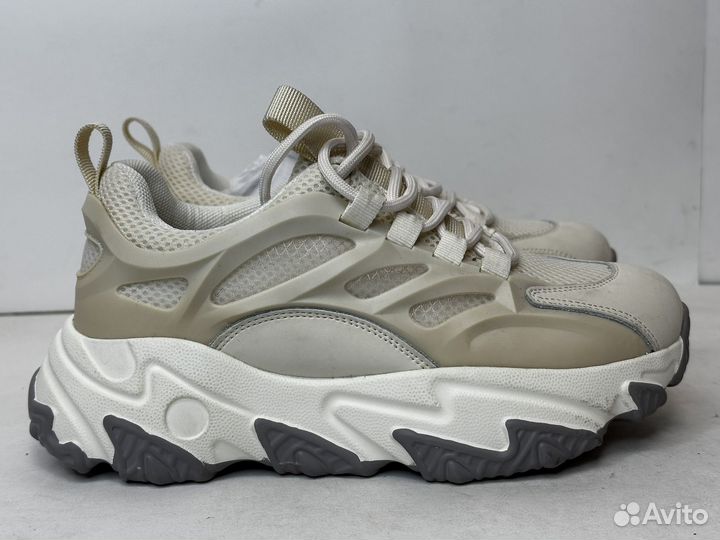 Кроссовки женские 35 размер