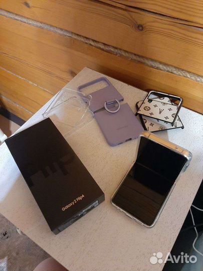 Samsung galaxy z flip 4 5G 128