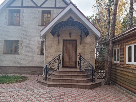 Дом 212 м² на участке 8 сот.