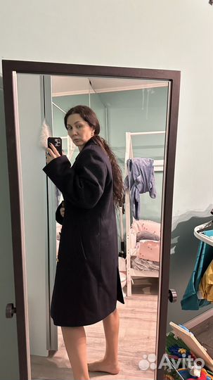 Темно синее почти черное пальто шинель