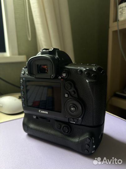 Canon eos 5d mark iv