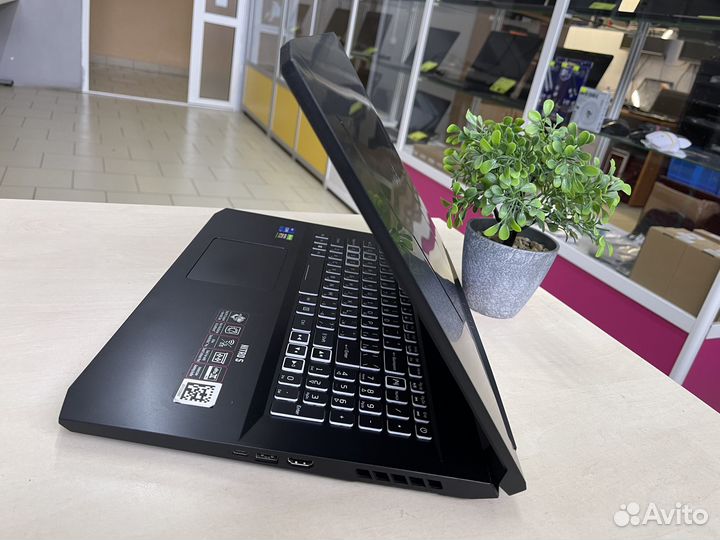 Мега-Игровой Зверь Acer Nitro 17