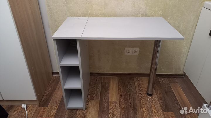 Стол для маникюра складной