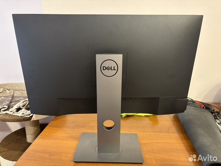 Монитор dell P2720DC