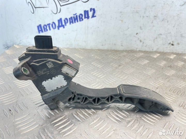 Педаль газа Toyota Corolla ZRE151L 1zrfe 2006