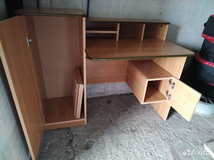 Письменный стол