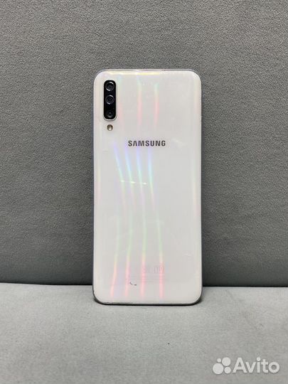 Samsung Galaxy A50, 4/64 ГБ