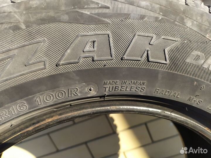 Bridgestone Blizzak LT 215/70 R16 100