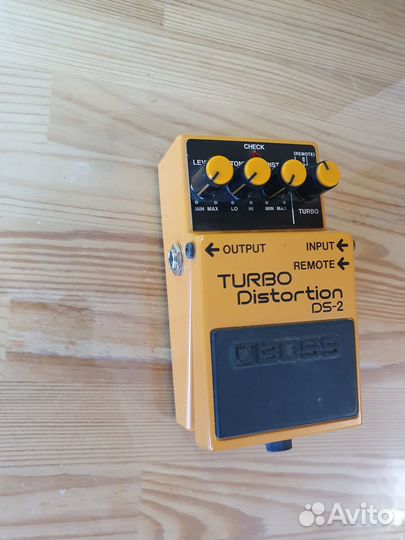 Эффект гитарный педаль boss Turbo Distortion DS-2