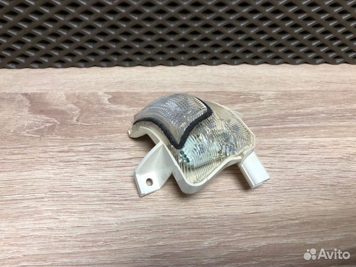 Повторитель поворота в зеркало правый Honda Accord