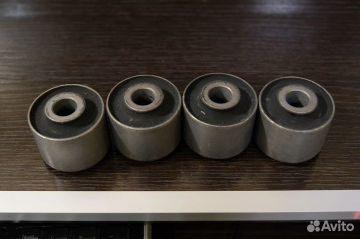 Сайлентблок переднего нижнего рычага rexton I