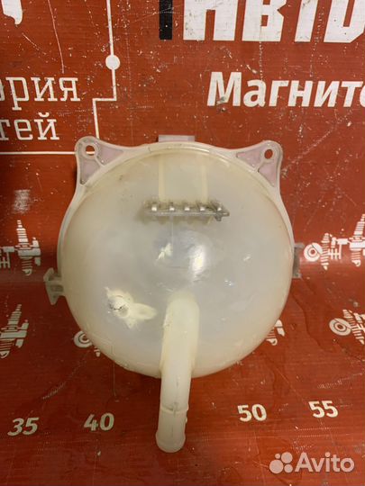 Volkswagen Polo Расширительный бачок