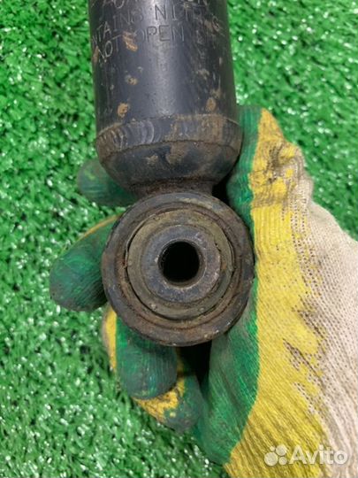 Стойка подвески передняя Toyota Chaser GX90