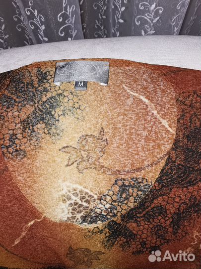 Продаётся женский костюм фирмы Cartoon