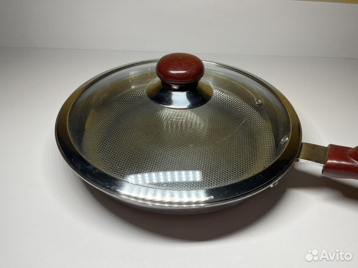 Сковорода железная с крышкой