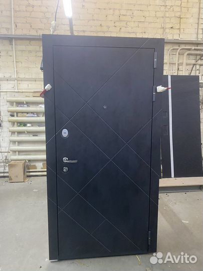 Ученик сварщика (металлические двери)