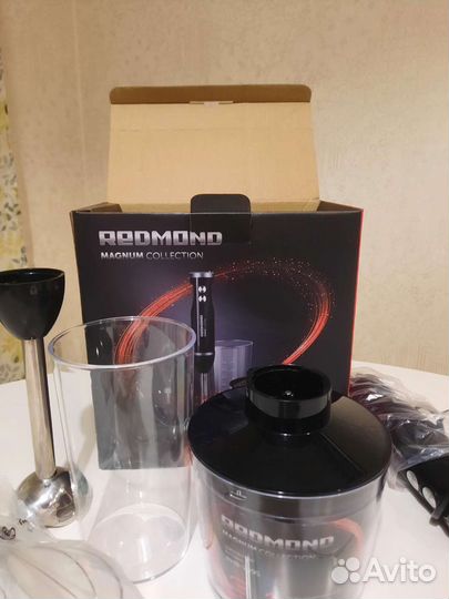 Новый блендер Redmond RHB-2995