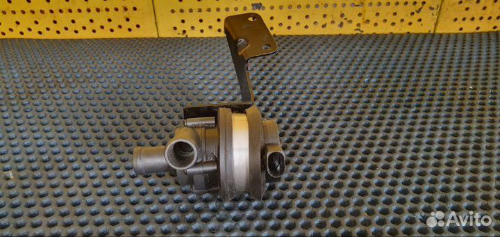 Насос (помпа) Vw Transporter T5