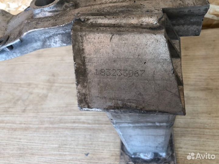 Усилитель передний Porsche Cayenne 3