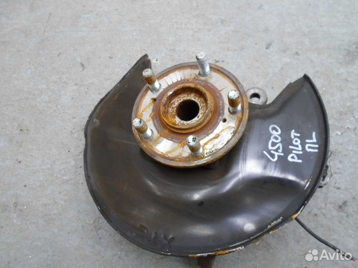 Кулак поворотный левый Honda Pilot 2