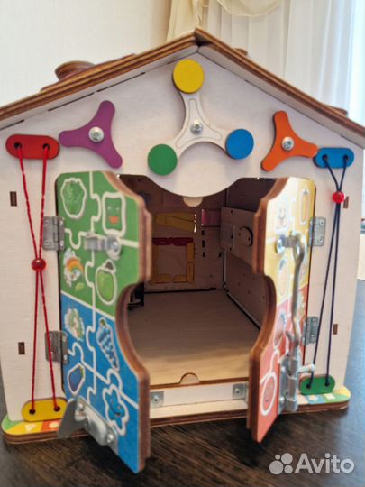 Бизиборд домик со светом большой