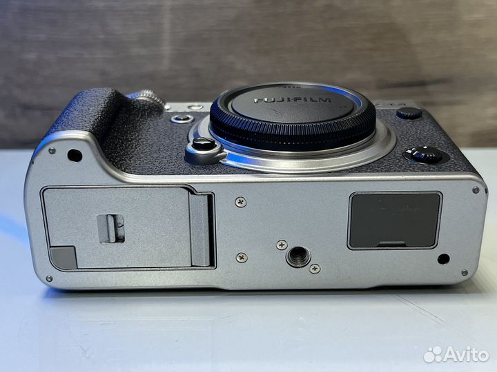 Беззеркальный фотоаппарат Fujifilm X-T4