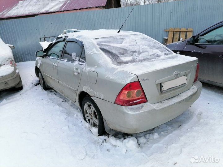 Toyota Corolla 2004 (левый руль) в разбор