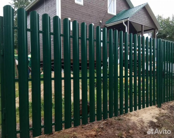 Забор из евроштакетника за 1 день качественно