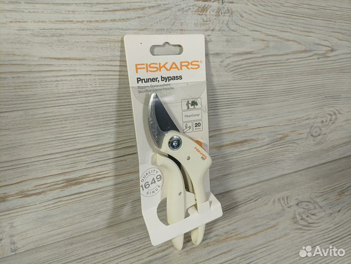 Плоскостной секатор Fiskars PowerLever P57 1026916