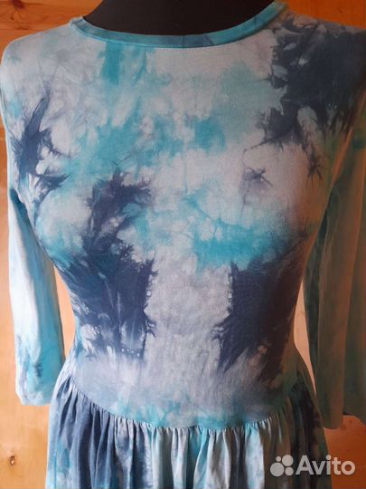Длинное бирюзовое платье в стиле тай дай 46 р