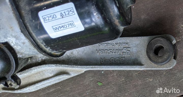 Стеклоочиститель для Mitsubishi L200