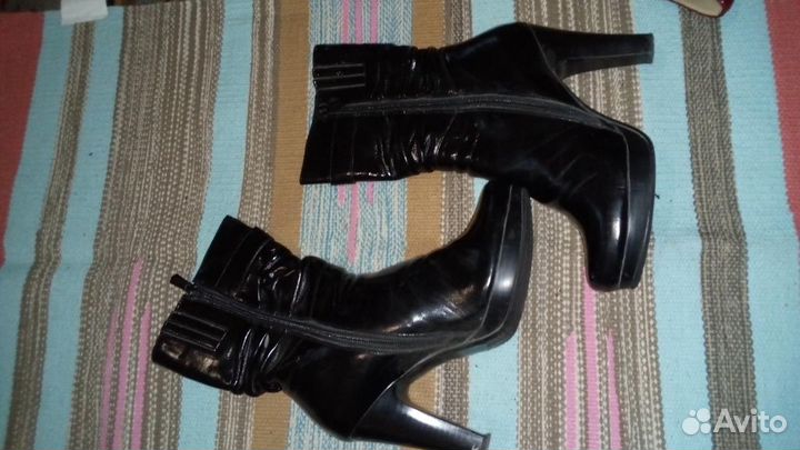 Полусапожки демисезонные. Лакированные