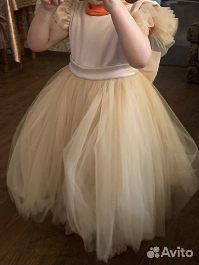 Платье праздничное