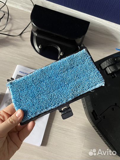 Робот-пылесос Philips SmartPro Easy FC8794