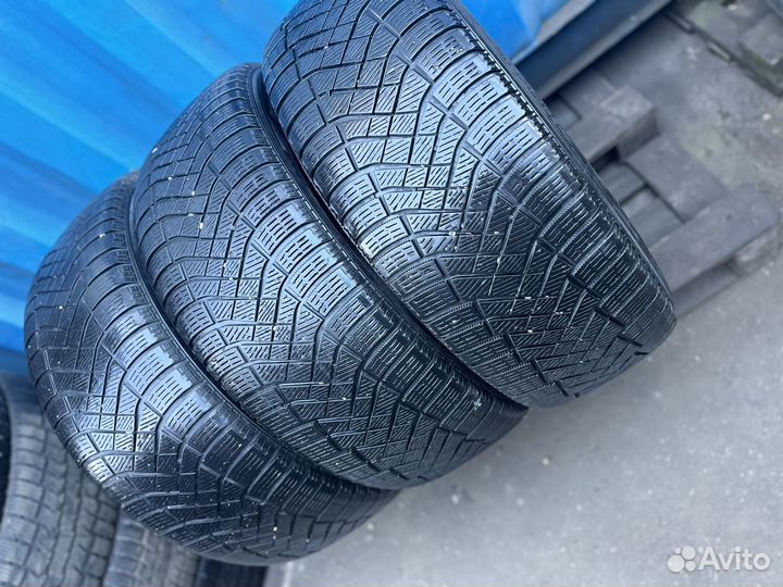 Pirelli Ice Zero FR 235/60 R18 107H