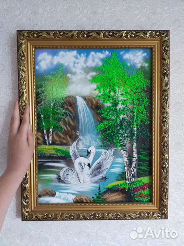 Картина интерьерная в багете Лебеди на водопаде