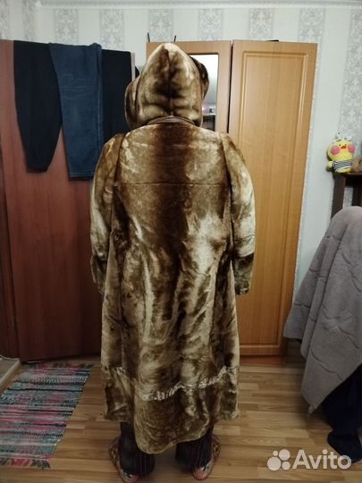Шуба мутоновая с капюшоном 52 54 размер