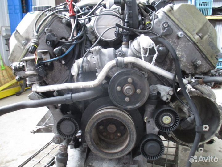 Клапанная крышка BMW E38 правый