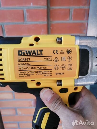 Гайковерт аккумуляторный dewalt