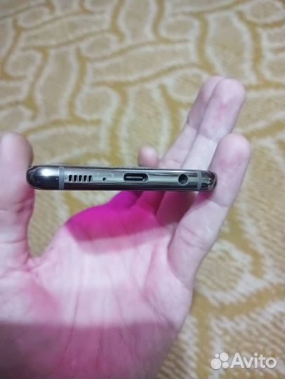Samsung Galaxy S10, 8/128 ГБ