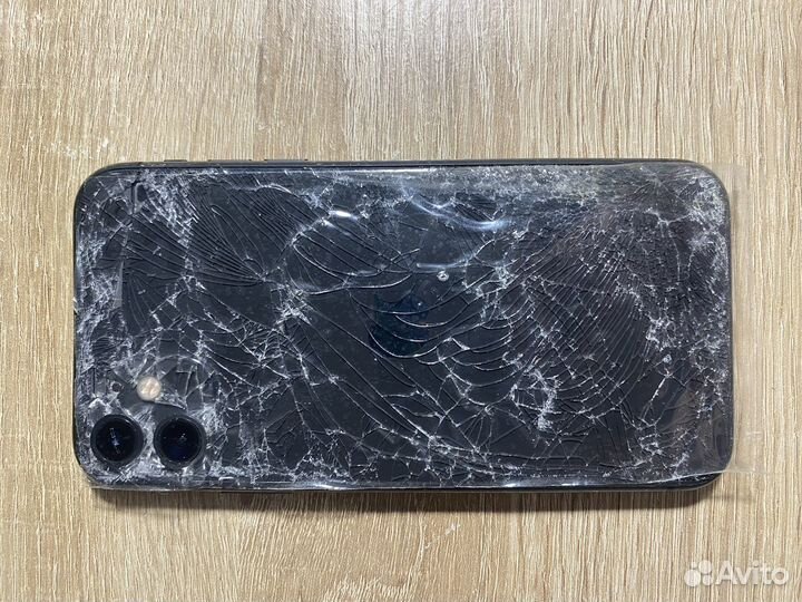 iPhone 11, 64 ГБ