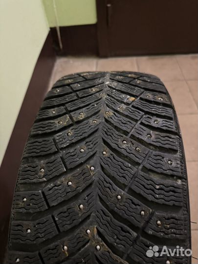 Michelin X-Ice North 4 235/45 R18 98T