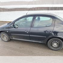 Peugeot 206 1.4 MT, 2008, битый, 160 000 км, с пробегом, цена 250 000 руб.