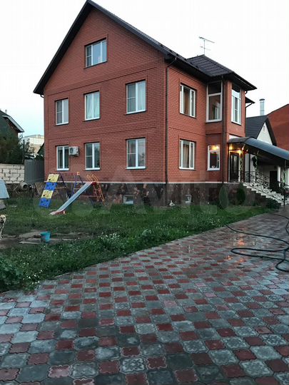 Дом 380 м² на участке 9 сот.
