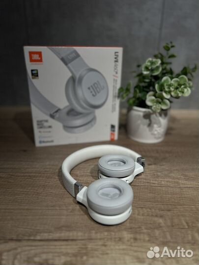 Наушники JBL Live 460NC White