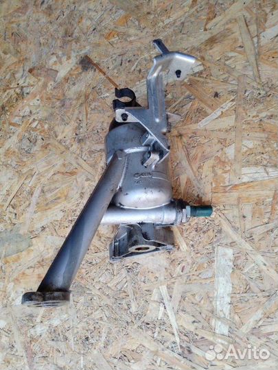 Кронштейн масляного фильтра Audi A8 D4 long 4.2