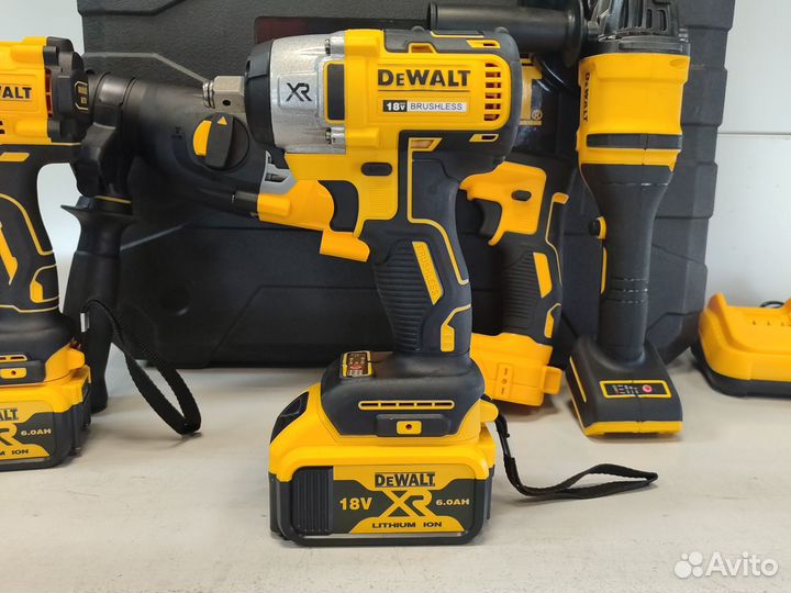 Набор инструментов DeWalt 4 в 1