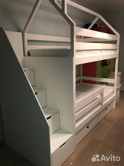 Кроватка домик двухъярусная
