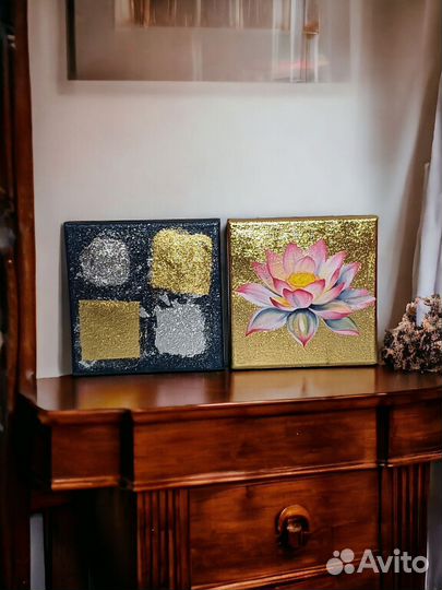 Картина маслом на холсте лотос с поталью