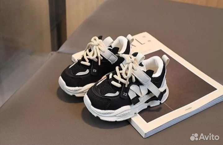 Кроссовки детские